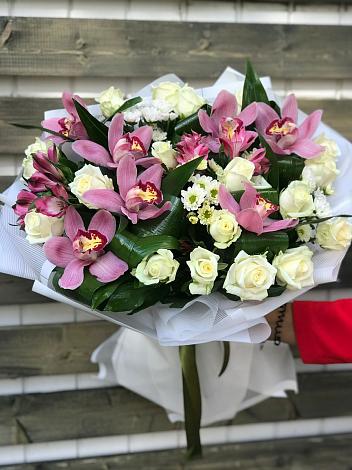 Букет цветов из: Розы и Хризантемы в Кошелево