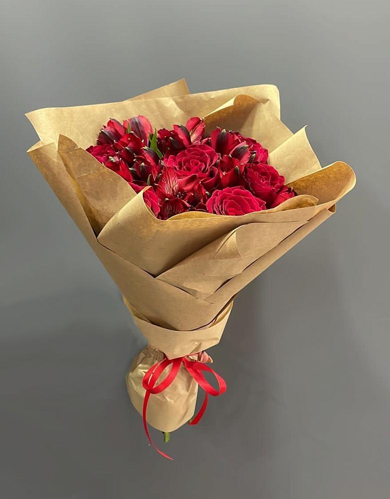 Букет цветов из: Альстромерии и Розы в Кошелево