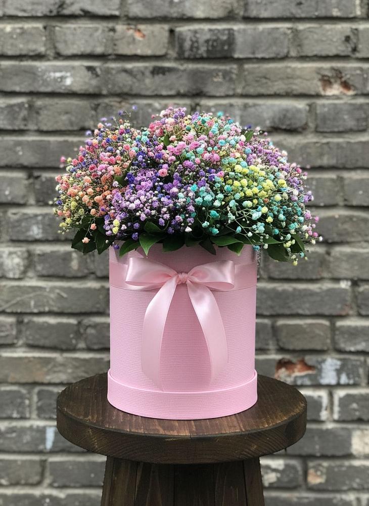 Цветочная композиция из Гипсофила и Розы в шляпной коробке в Кошелево