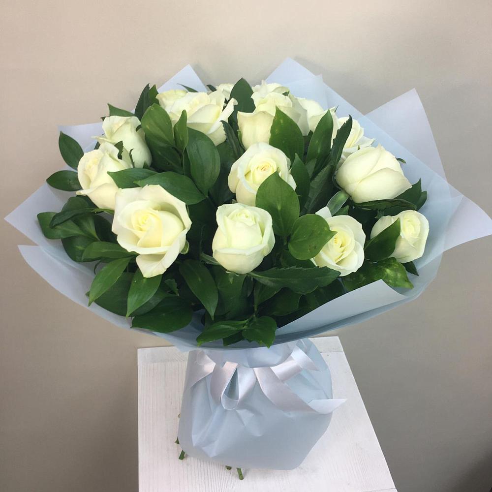 Букет 15 Белых роз Проуд в Кошелево