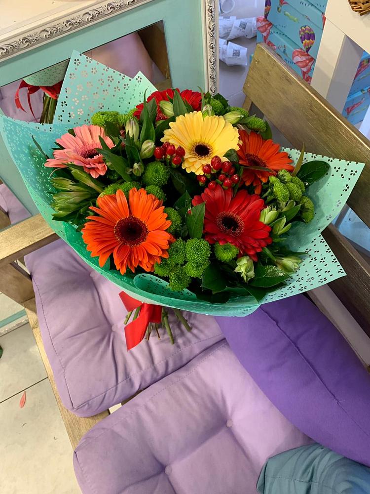 Букет цветов из: Герберы, Хризантемы и Альстромерии в Кошелево