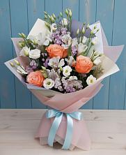 Букет цветов из:  Лизиантусы, Розы, Альстромерии и Гипсофила в Кошелево