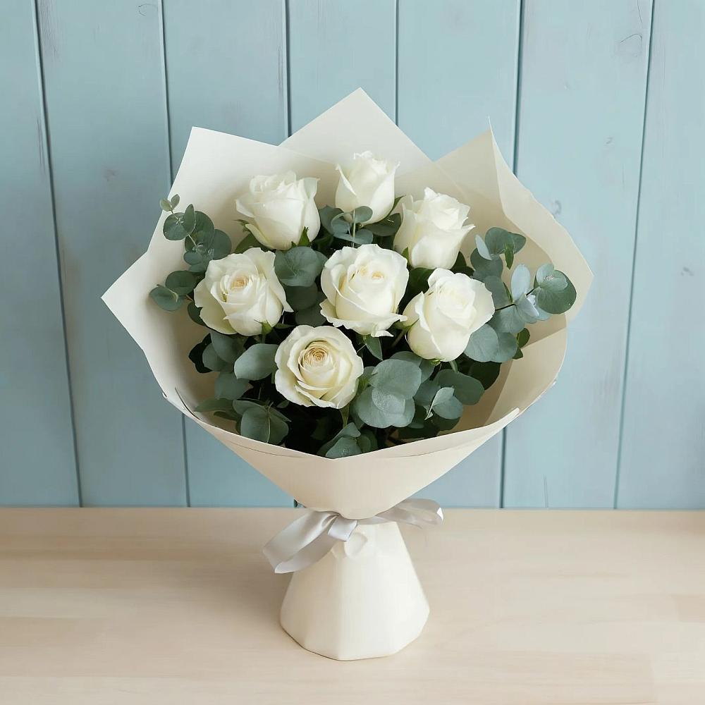 Букет Белые розы в Эвкалипте в Кошелево