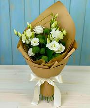 Букет цветов из:  Хризантемы и Лизиантусы в Кошелево