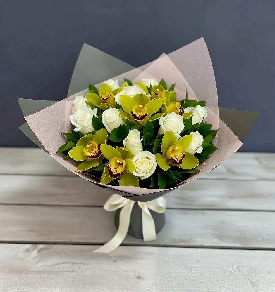 Букет цветов из: Орхидеи и Розы в Кошелево