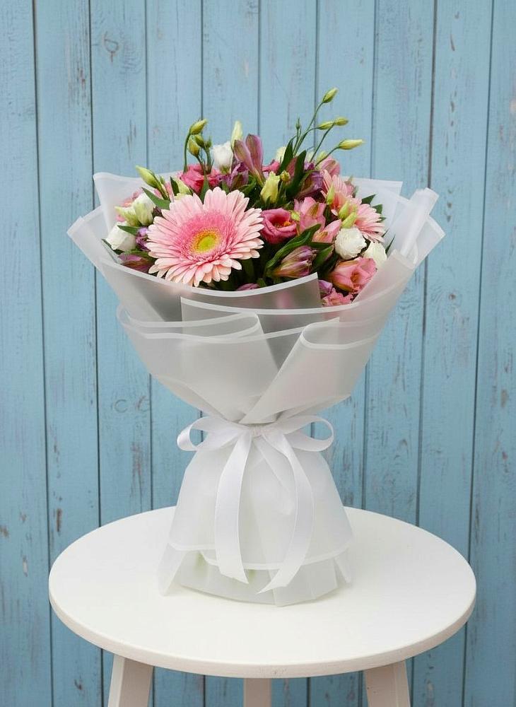 Букет цветов из: Герберы, Альстромерии и Лизиантусы в Кошелево