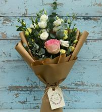 Букет цветов из:  Розы и Лизиантусы в Кошелево