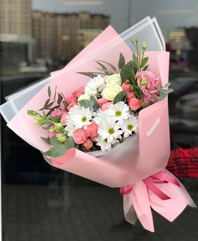 Букет цветов из: Розы, Лизиантусы и Хризантемы в Кошелево