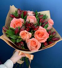 Букет цветов из:  Розы и Альстромерии #REPLACE_PRED# Кошелево